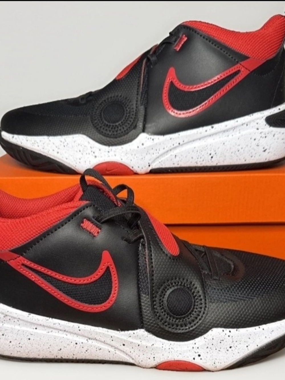 Size 7 Nike Team Hustle D11 Youth Athletic Shoes Black University Red Boys New